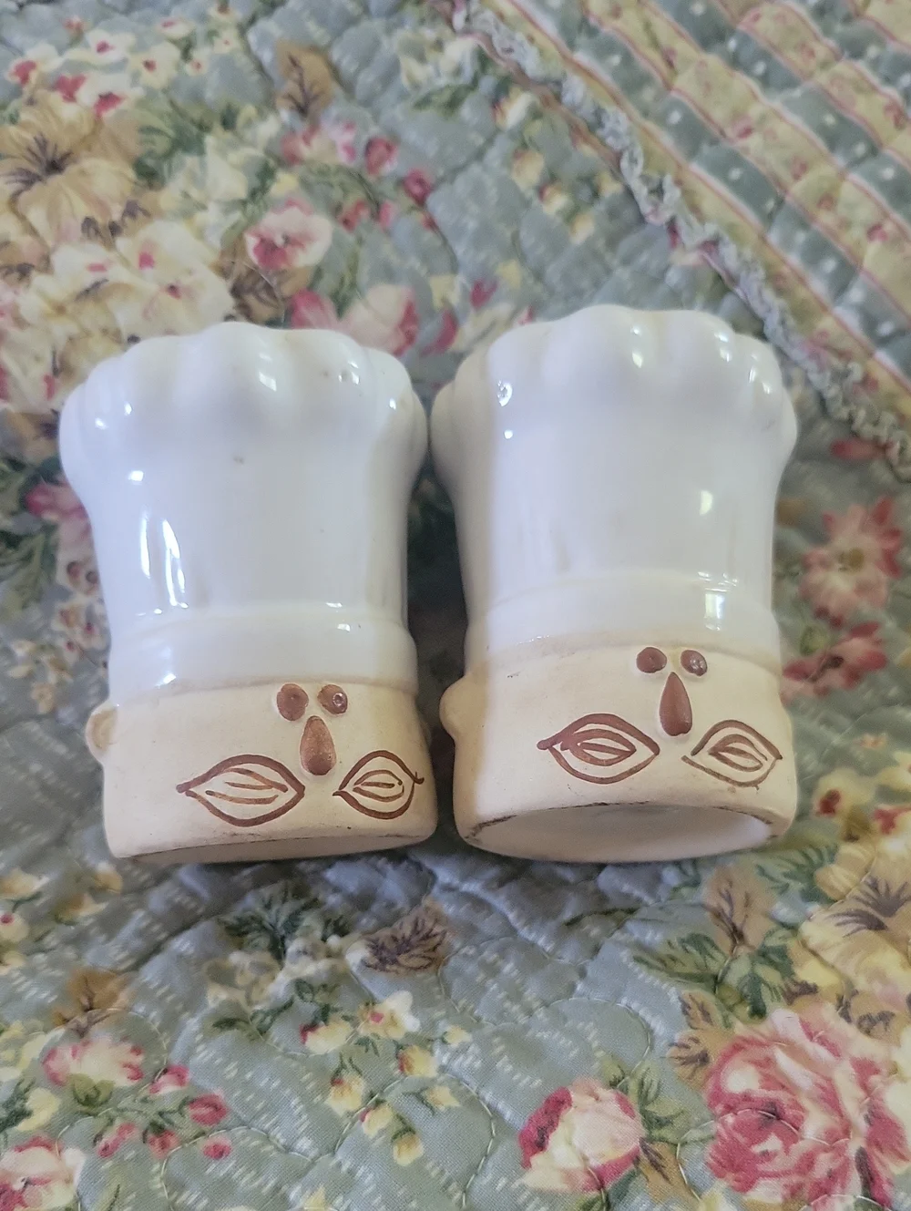 Chef's Hat Ceramic Salt and Pepper Shakers Vintage 2